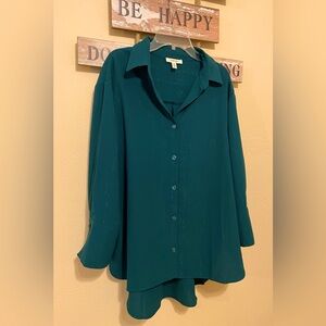 Pretty forrest green blouse.
